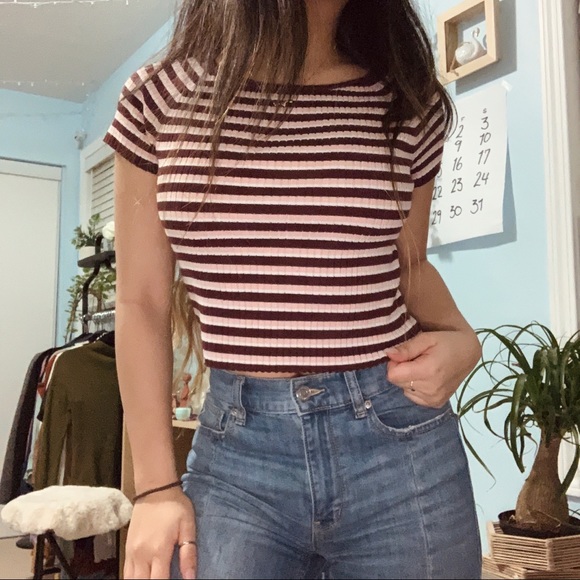 Striped Cropped Tee - Picture 2 of 3